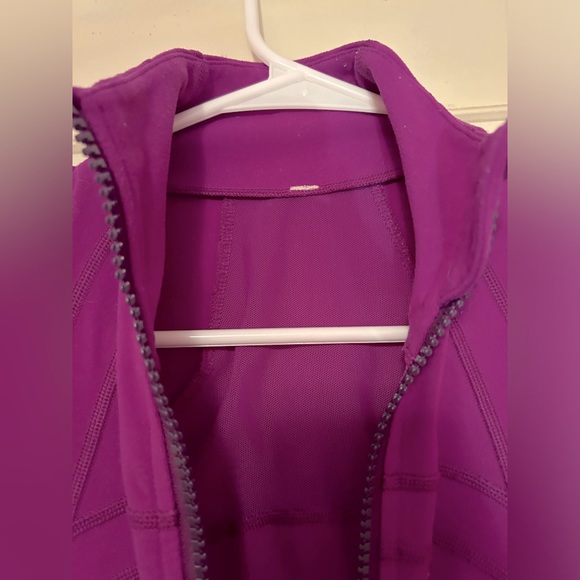 Lululemon define jacket size 2. - Picture 3 of 5